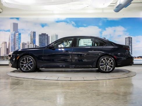 Used 2025 BMW 760i xDrive w/ Executive Package AWD/4WD image 6