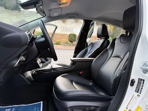 Used 2018 Toyota Prius Prime Premium w/ Carpet Mat Package FWD image 11
