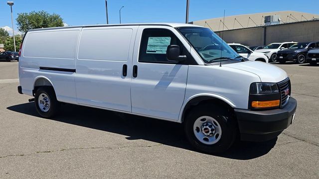 New 2026 GMC Savana 3500 Extended RWD image 2