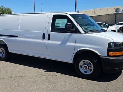 New 2026 GMC Savana 3500 Extended RWD image 2