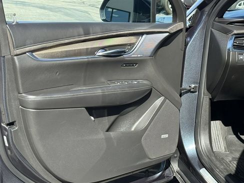 Used 2020 Cadillac XT6 Premium Luxury w/ Platinum Package image 16