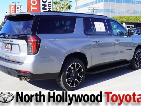 Used 2025 Chevrolet Suburban RST image 7