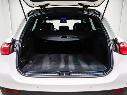 Used 2025 Mercedes-Benz GLC 300 image 26