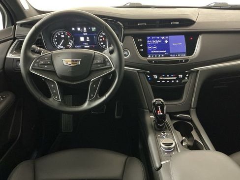 Used 2025 Cadillac XT5 Sportv w/ Technology Package AWD/4WD image 9