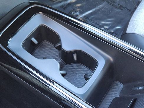 New 2026 Volkswagen ID.4 Pro image 18