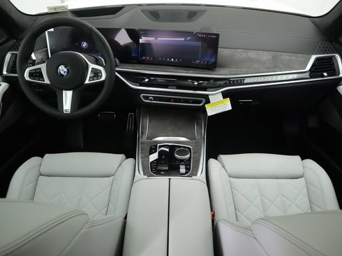 Used 2026 BMW X7 xDrive40i AWD/4WD image 14