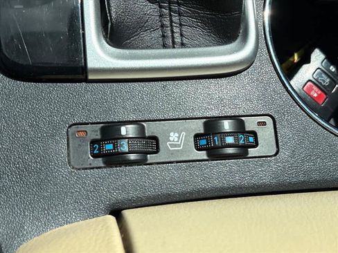 Used 2019 Toyota Highlander Limited AWD/4WD image 17