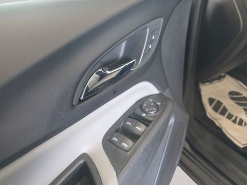 Used 2019 Chevrolet Equinox LS w/ LPO, Floor Liner Package AWD/4WD image 11