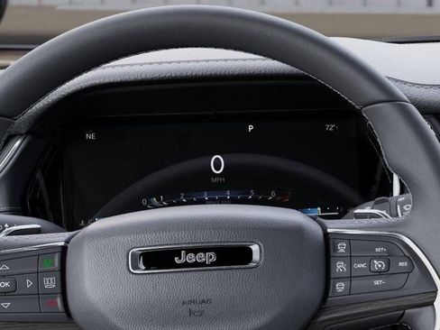 New 2025 Jeep Grand Cherokee Limited AWD/4WD image 17