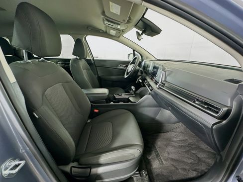 Used 2025 Kia Sportage LX FWD image 28