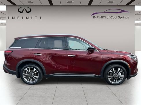 Certified 2025 INFINITI QX60 Luxe image 8