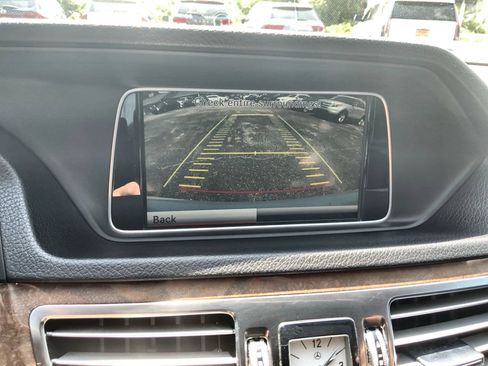 Used 2014 Mercedes-Benz E 350 4MATIC Sedan image 24