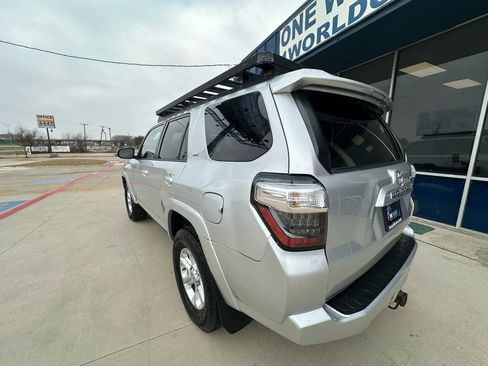 Used 2014 Toyota 4Runner SR5 Premium image 3