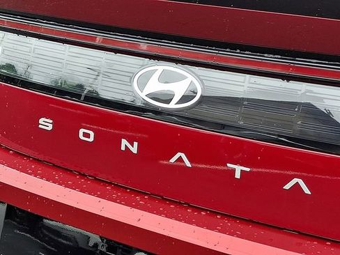 Certified 2025 Hyundai Sonata Limited FWD image 32