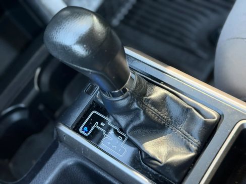 Used 2020 Toyota Tacoma SR5 RWD image 32