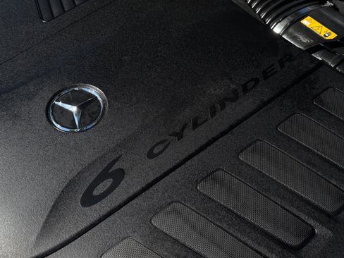 Used 2024 Mercedes-Benz CLE 450 4MATIC Cabriolet image 82