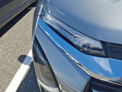 Used 2026 Chevrolet Equinox LT FWD image 3