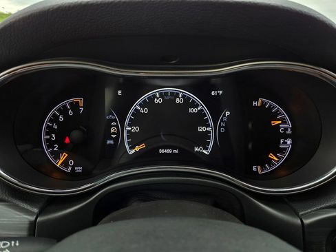 Used 2021 Jeep Grand Cherokee Laredo X AWD/4WD image 22