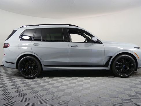 Used 2026 BMW X7 xDrive40i w/ M Sport Package image 2