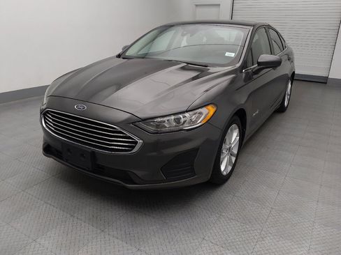 Used 2019 Ford Fusion SE FWD image 15