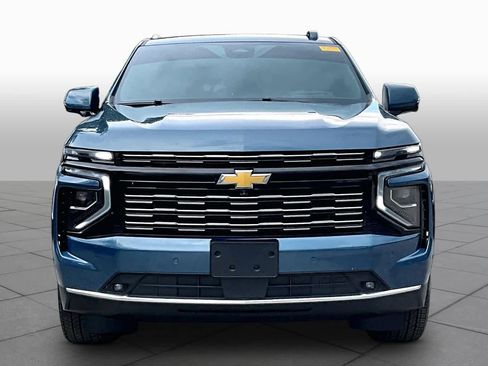 Used 2025 Chevrolet Tahoe High Country AWD/4WD image 4