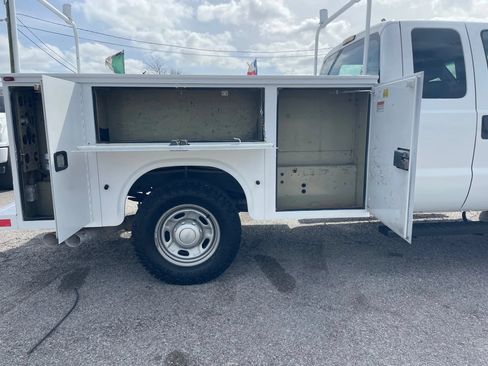 Used 2015 Ford F250 XL w/ Power Equipment Group AWD/4WD image 9