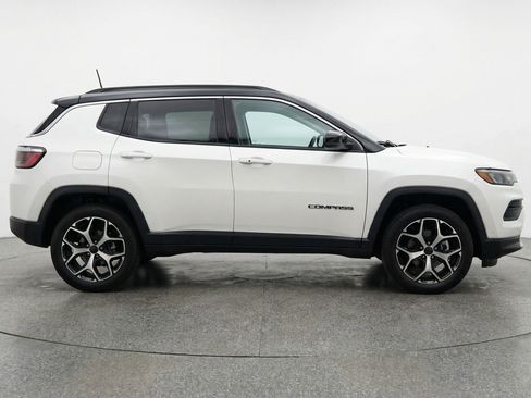 Used 2025 Jeep Compass Limited AWD/4WD image 11