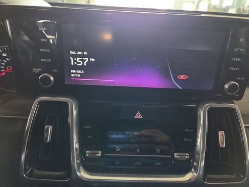 Used 2022 Kia Sorento SX image 24