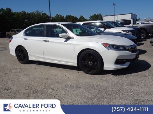 Used 2017 Honda Accord Sport image 2