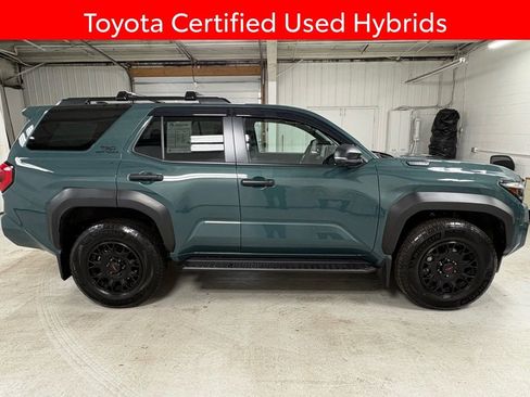 Certified 2025 Toyota 4Runner TRD Off-Road Premium image 2