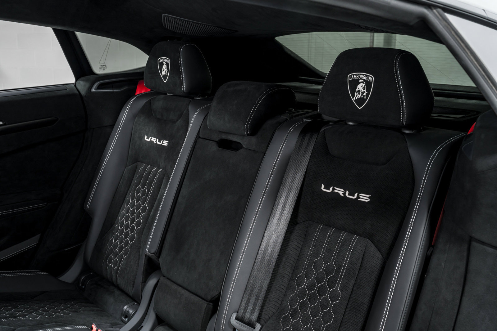 Used 2024 Lamborghini Urus Performante AWD/4WD image 33