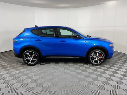 New 2025 Alfa Romeo Tonale w/ Premium Package image 4