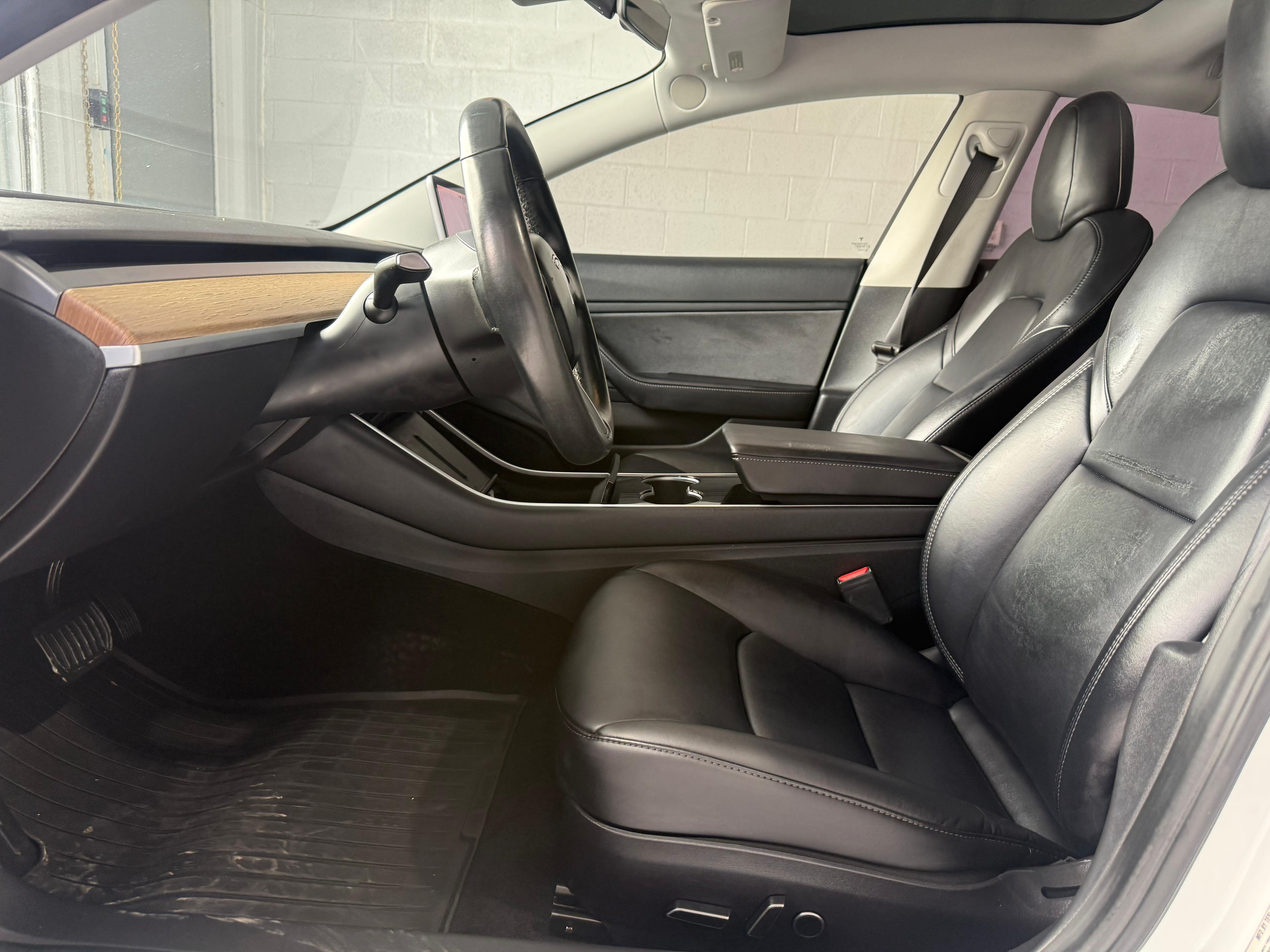Used 2018 Tesla Model 3 Mid Range RWD image 9