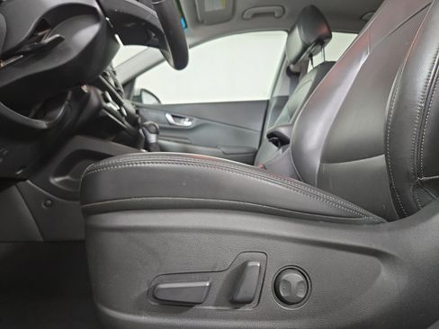 Used 2023 Hyundai Kona Limited image 32