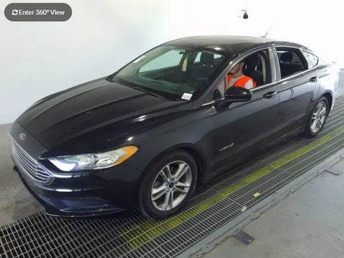 Used 2018 Ford Fusion SE FWD image 1