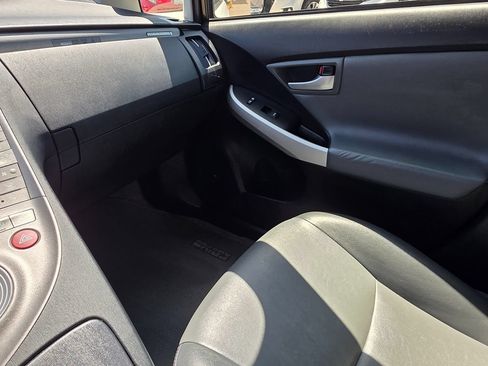 Used 2014 Toyota Prius Prime Advanced FWD image 32