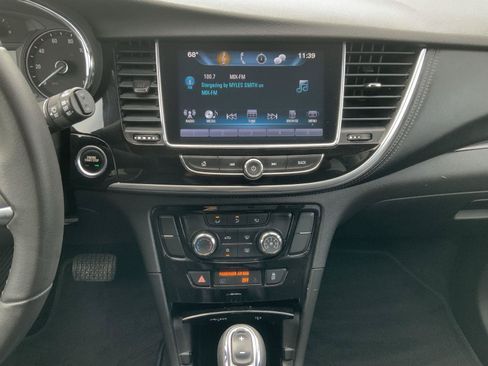 Used 2020 Buick Encore Preferred FWD image 27