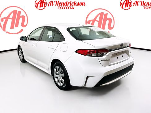 Used 2021 Toyota Corolla LE FWD image 5