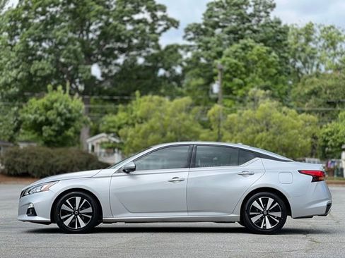Used 2019 Nissan Altima 2.5 SV FWD image 8
