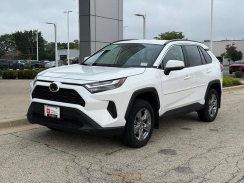 Used 2023 Toyota RAV4 XLE AWD/4WD image 7