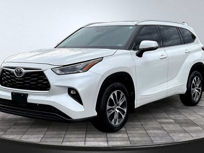 Used 2022 Toyota Highlander XLE w/ Protection Package #3 (TMS)