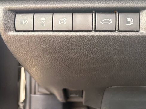 Used 2025 Toyota Camry LE FWD image 30