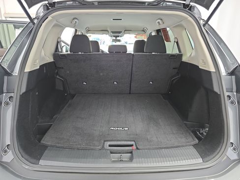 Certified 2023 Nissan Rogue SV image 12