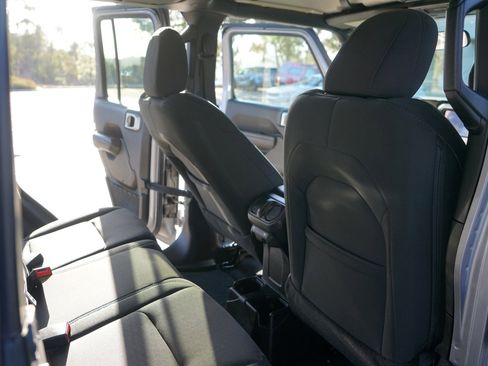 Used 2019 Jeep Wrangler Unlimited Sport S AWD/4WD image 21