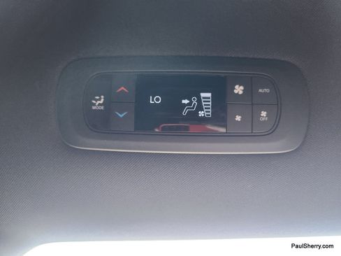 Used 2025 Chrysler Pacifica Select FWD image 57