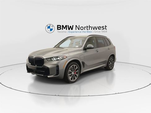New 2026 BMW X5 xDrive50e w/ M Sport Package AWD/4WD image 9