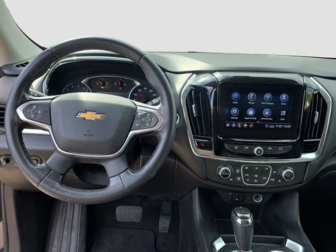 Used 2020 Chevrolet Traverse LT FWD image 13
