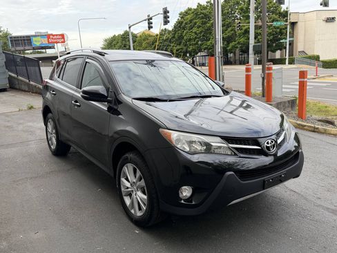 Used 2015 Toyota RAV4 Limited AWD/4WD image 4