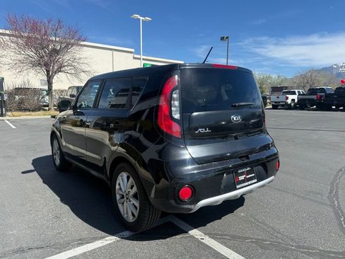 Used 2018 Kia Soul + image 5