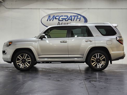 Used 2016 Toyota 4Runner Limited image 10
